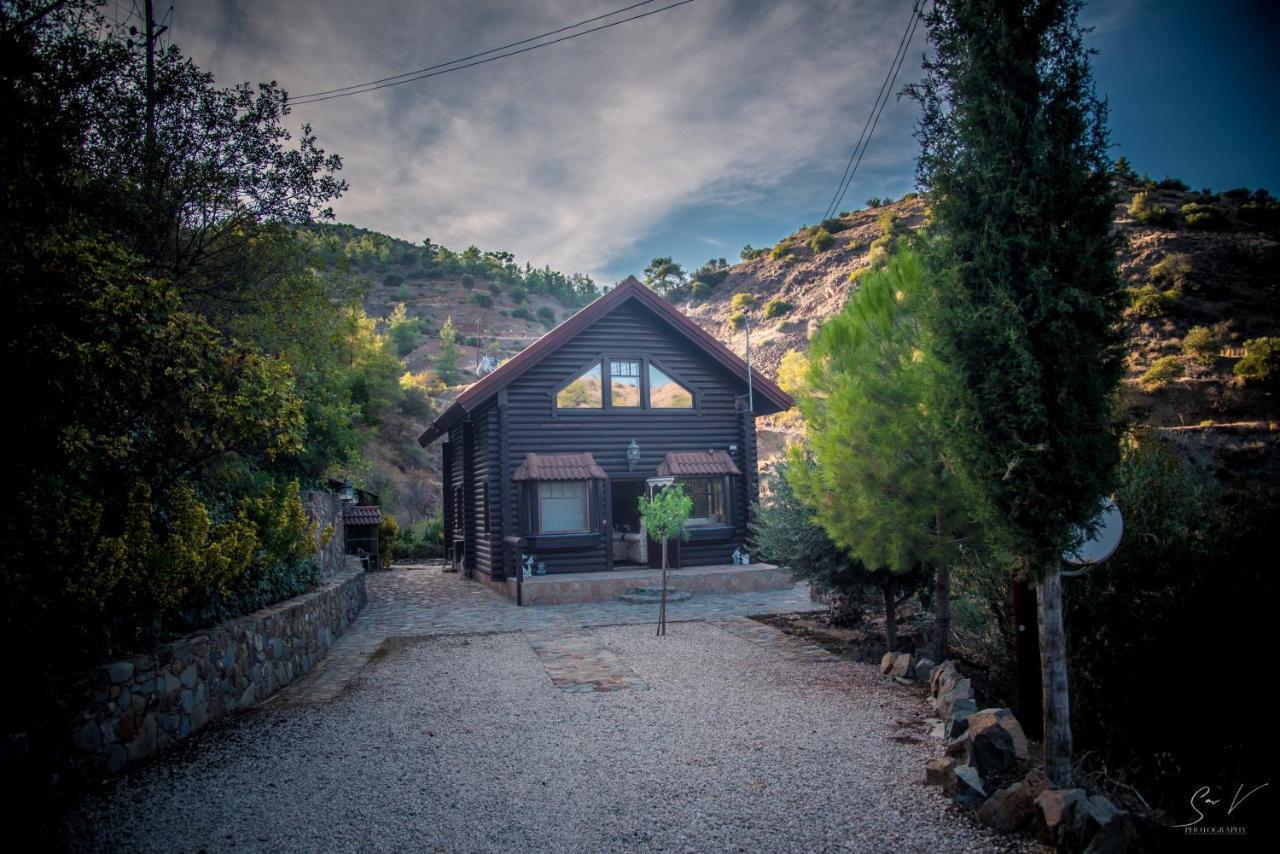 *2 Bdr Log House /Mountains/Queen Bed/Fireplace Gourri Eksteriør bilde