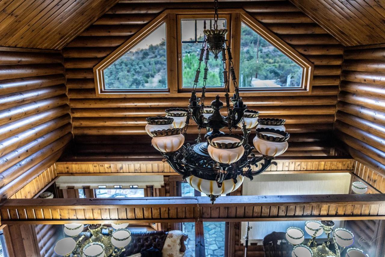 *2 Bdr Log House /Mountains/Queen Bed/Fireplace Gourri Eksteriør bilde