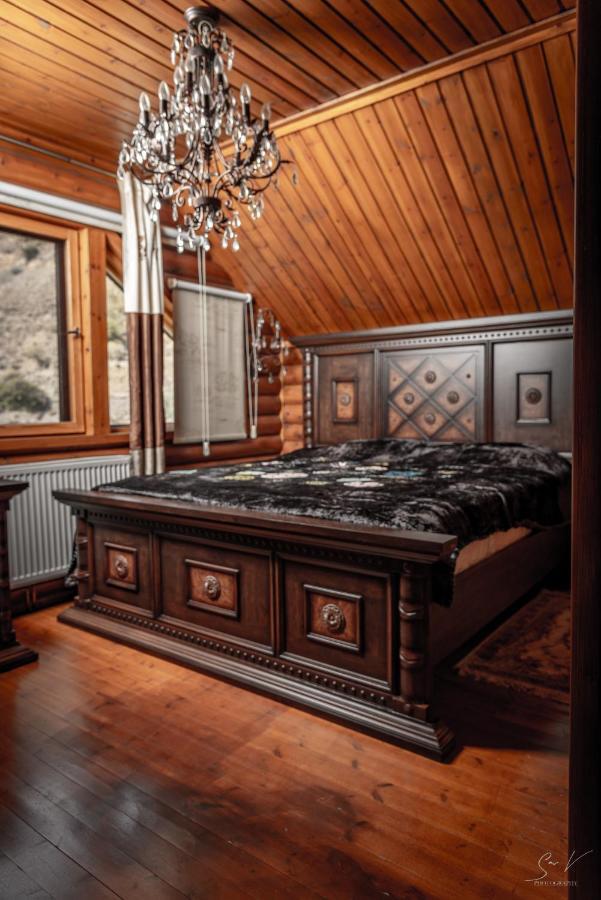 *2 Bdr Log House /Mountains/Queen Bed/Fireplace Gourri Eksteriør bilde