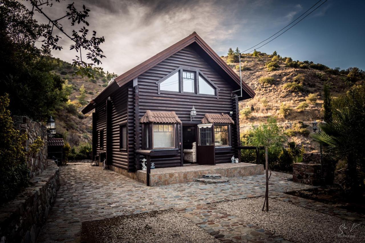 *2 Bdr Log House /Mountains/Queen Bed/Fireplace Gourri Eksteriør bilde