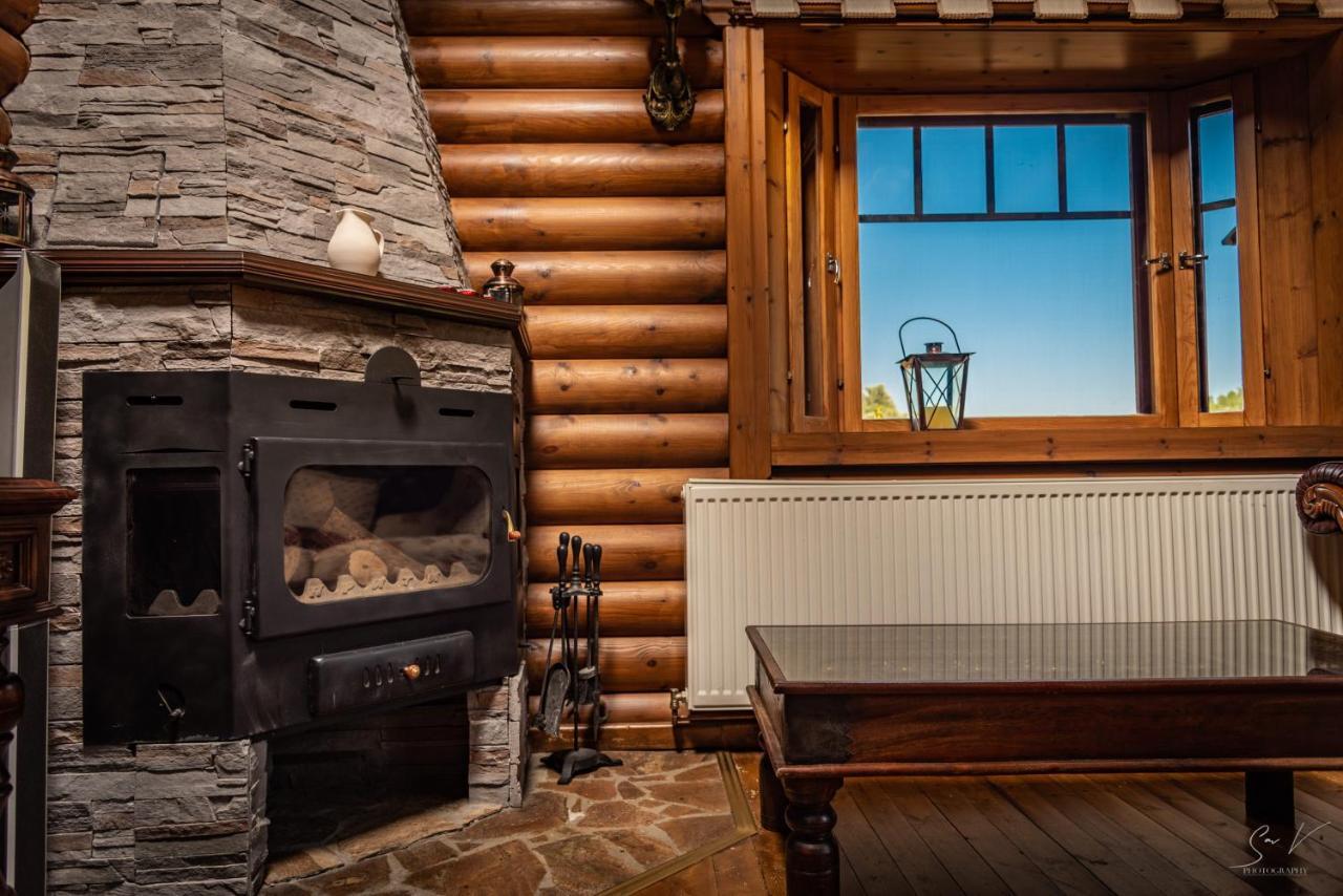 *2 Bdr Log House /Mountains/Queen Bed/Fireplace Gourri Eksteriør bilde